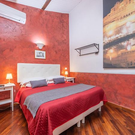 Room In Bb - Skylight Double Room In History House Рим Экстерьер фото